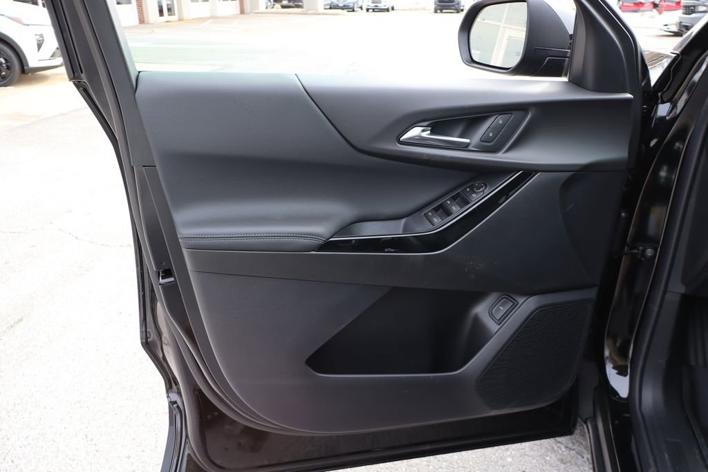 New 2026 Chevrolet Equinox LT w/ Convenience Package II image 8