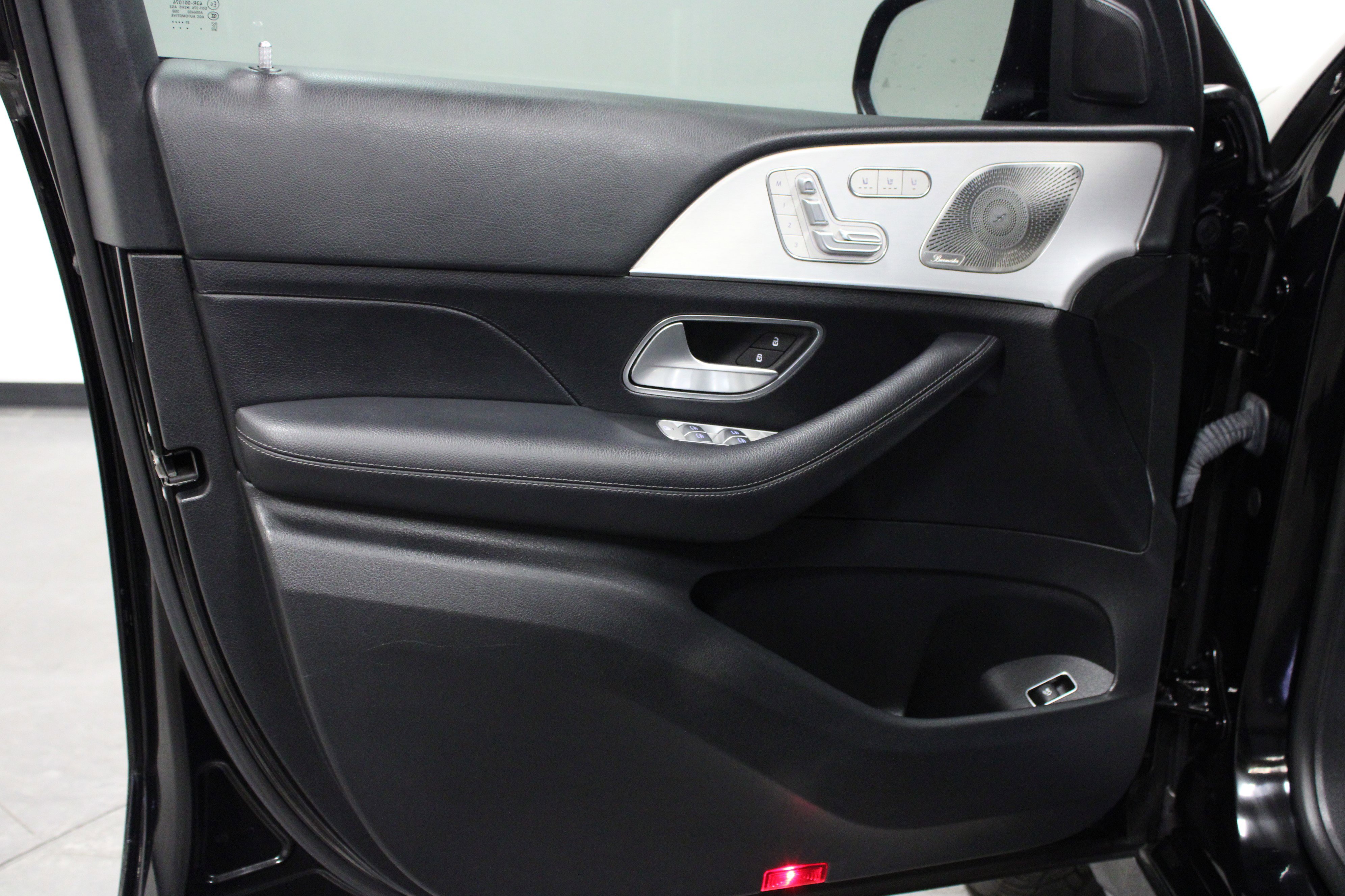 Used 2022 Mercedes-Benz GLS 450 4MATIC image 11