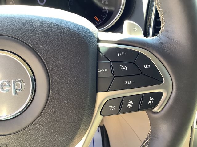 Used 2020 Jeep Grand Cherokee Overland AWD/4WD image 12