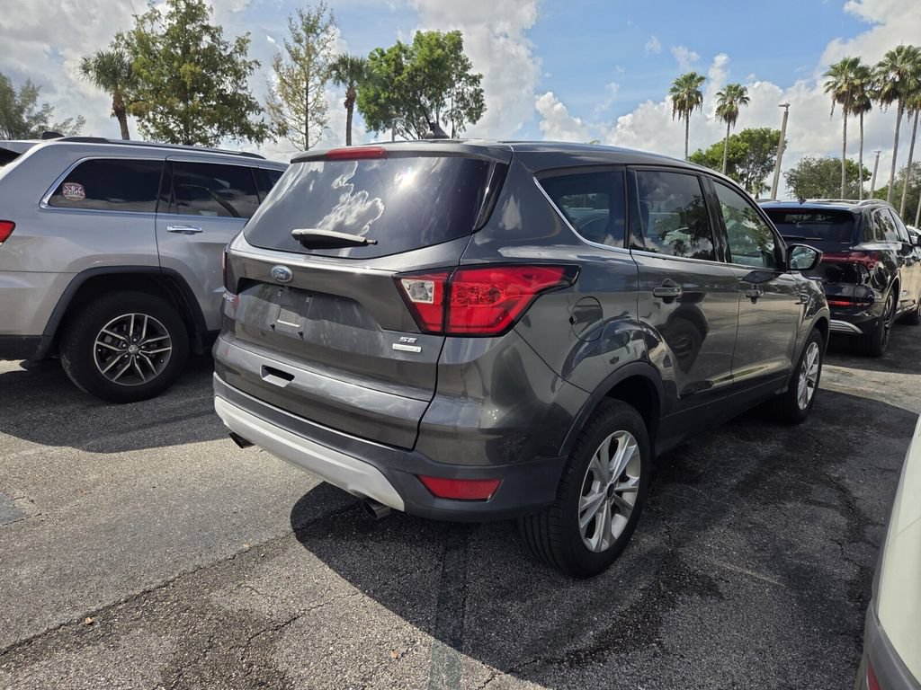Used 2019 Ford Escape SE FWD image 5