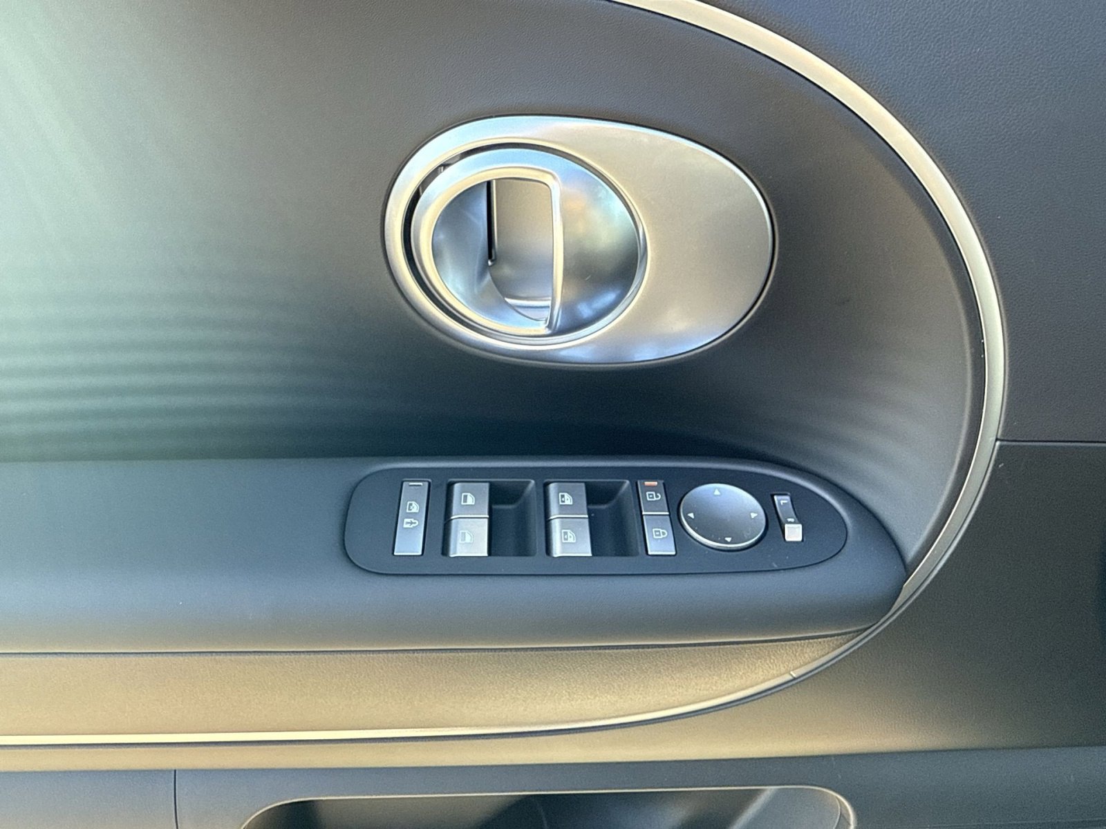 New 2026 Hyundai Ioniq 9 SE image 15