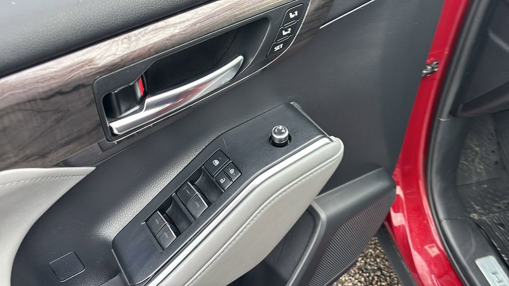 Used 2020 Toyota Highlander Limited image 14