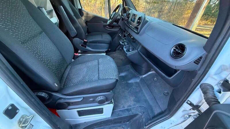 Used 2019 Mercedes-Benz Sprinter 144 image 15