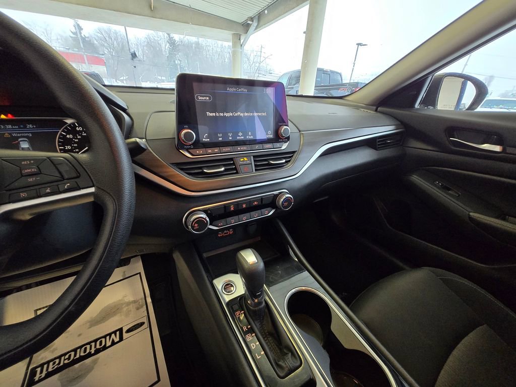 Used 2024 Nissan Altima 2.5 SV image 18