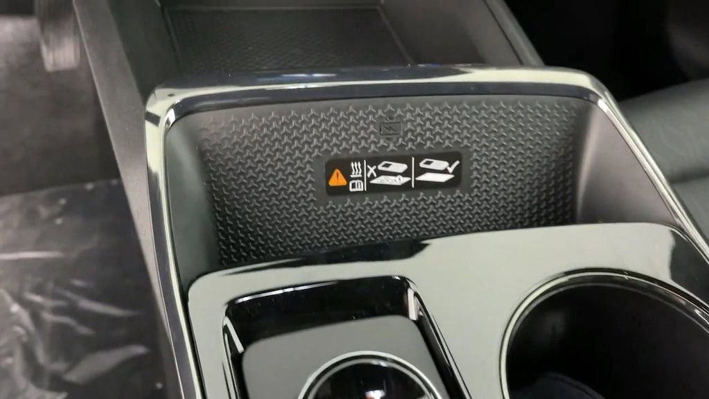 New 2025 Chevrolet Equinox RS image 17