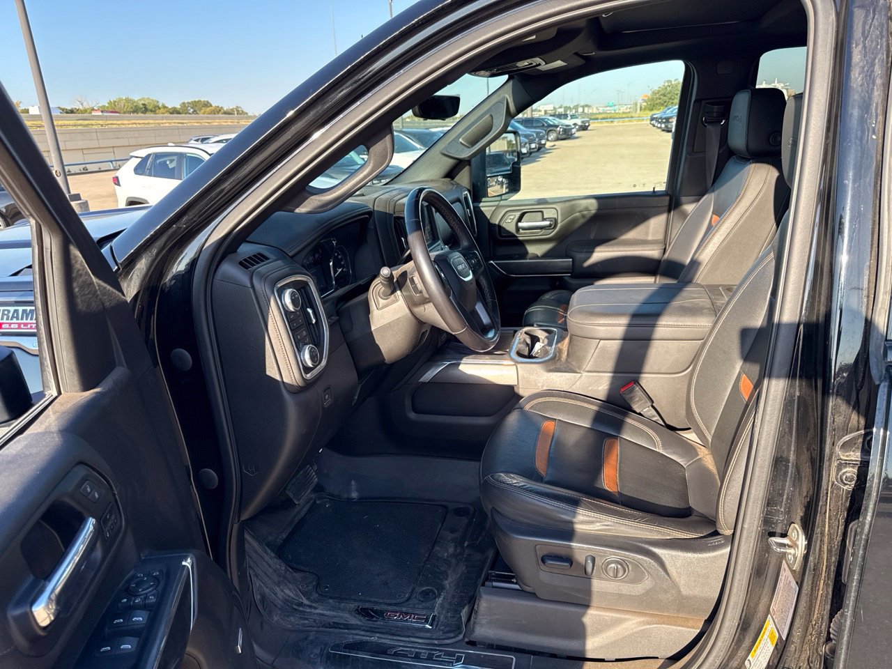 Used 2023 GMC Sierra 2500 AT4 w/ AT4 Preferred Package AWD/4WD image 19
