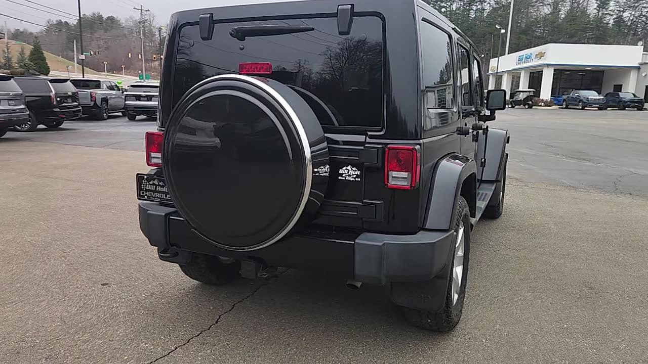 Used 2016 Jeep Wrangler Unlimited Sahara w/ Connectivity Group image 6