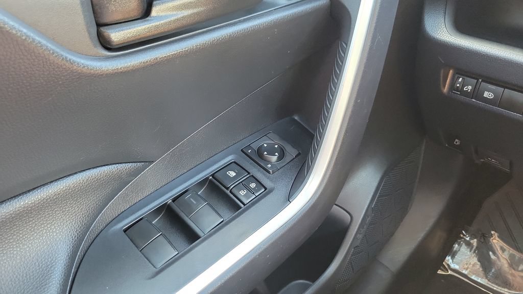 Certified 2020 Toyota RAV4 LE AWD/4WD image 19