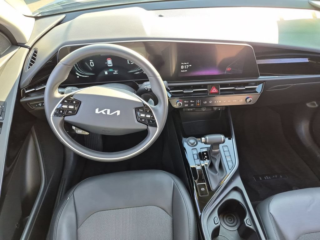 Certified 2025 Kia Niro EX FWD image 20