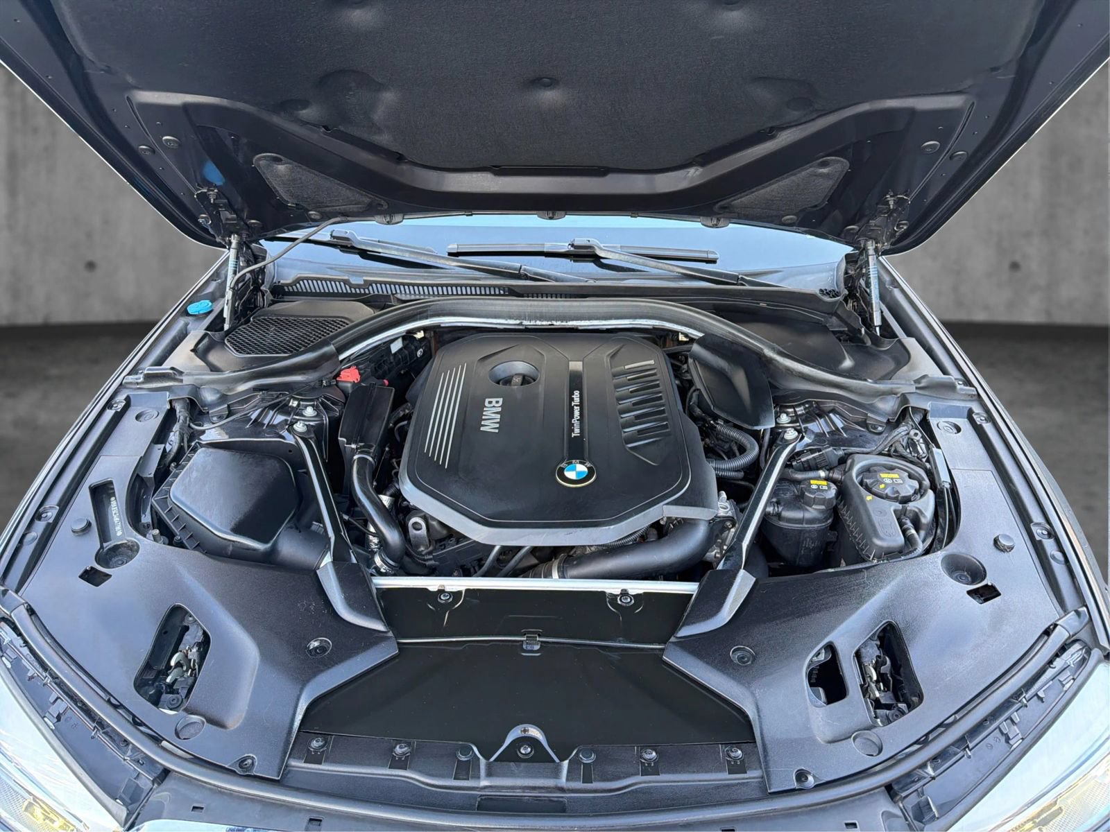 Used 2017 BMW 540i RWD image 11