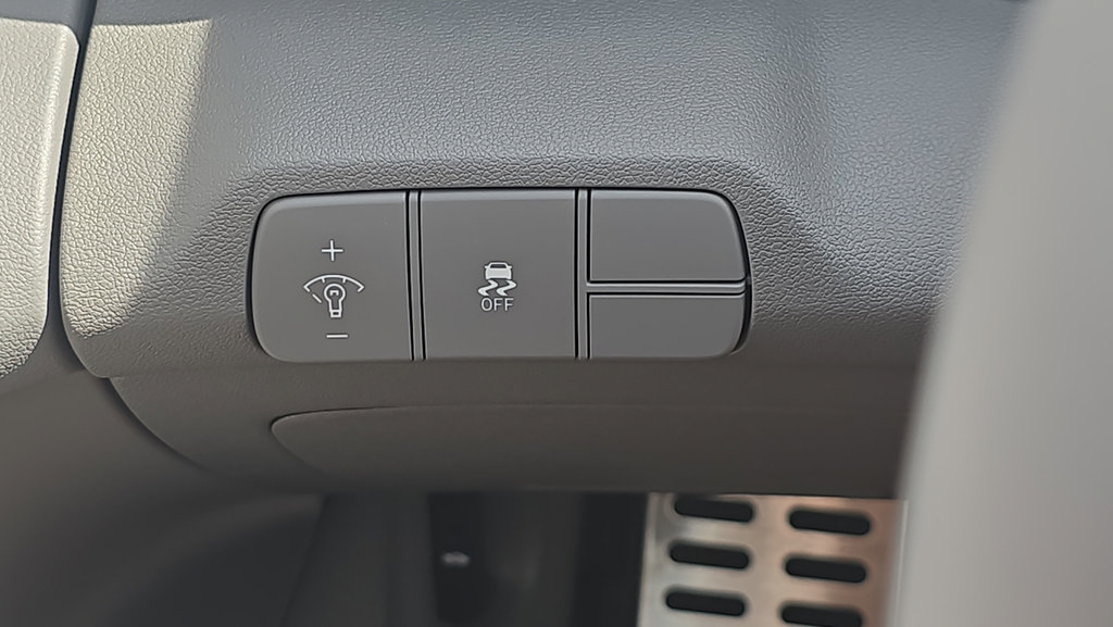 Certified 2026 Hyundai Elantra Sport FWD image 26