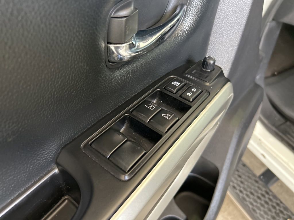 Used 2019 Nissan Titan PRO-4X w/ Pro-4x Convenience Package image 41