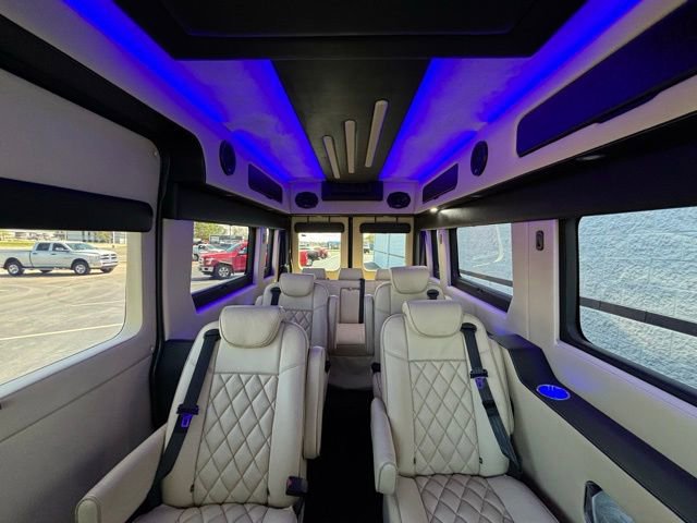 Used 2021 RAM ProMaster 2500 w/ Premium Appearance Group FWD image 2
