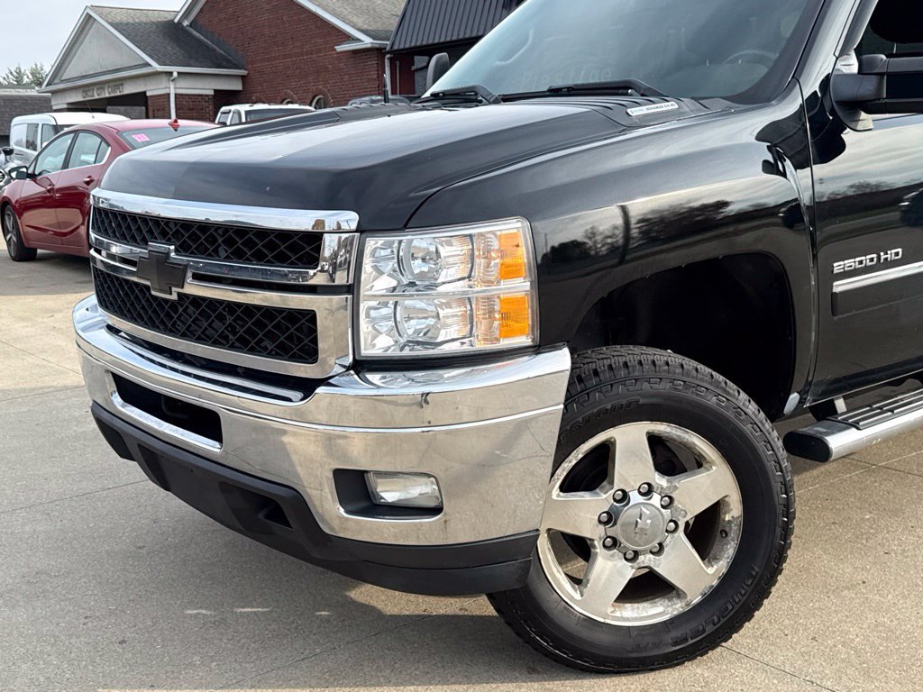 Used 2014 Chevrolet Silverado 2500 LT w/ Custom Sport Truck Package AWD/4WD image 17