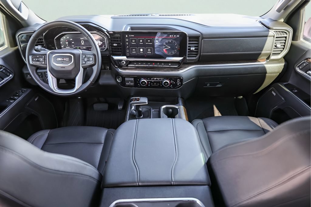 Used 2024 GMC Sierra 1500 Elevation w/ Elevation Premium Package AWD/4WD image 28