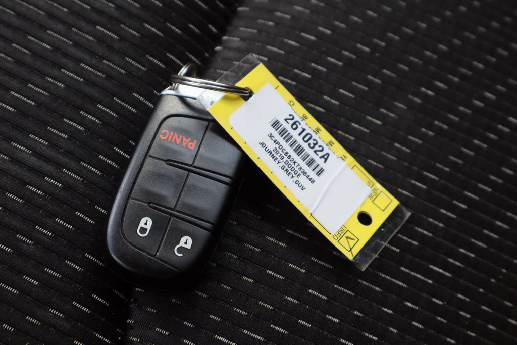Used 2019 Dodge Journey SE FWD image 32