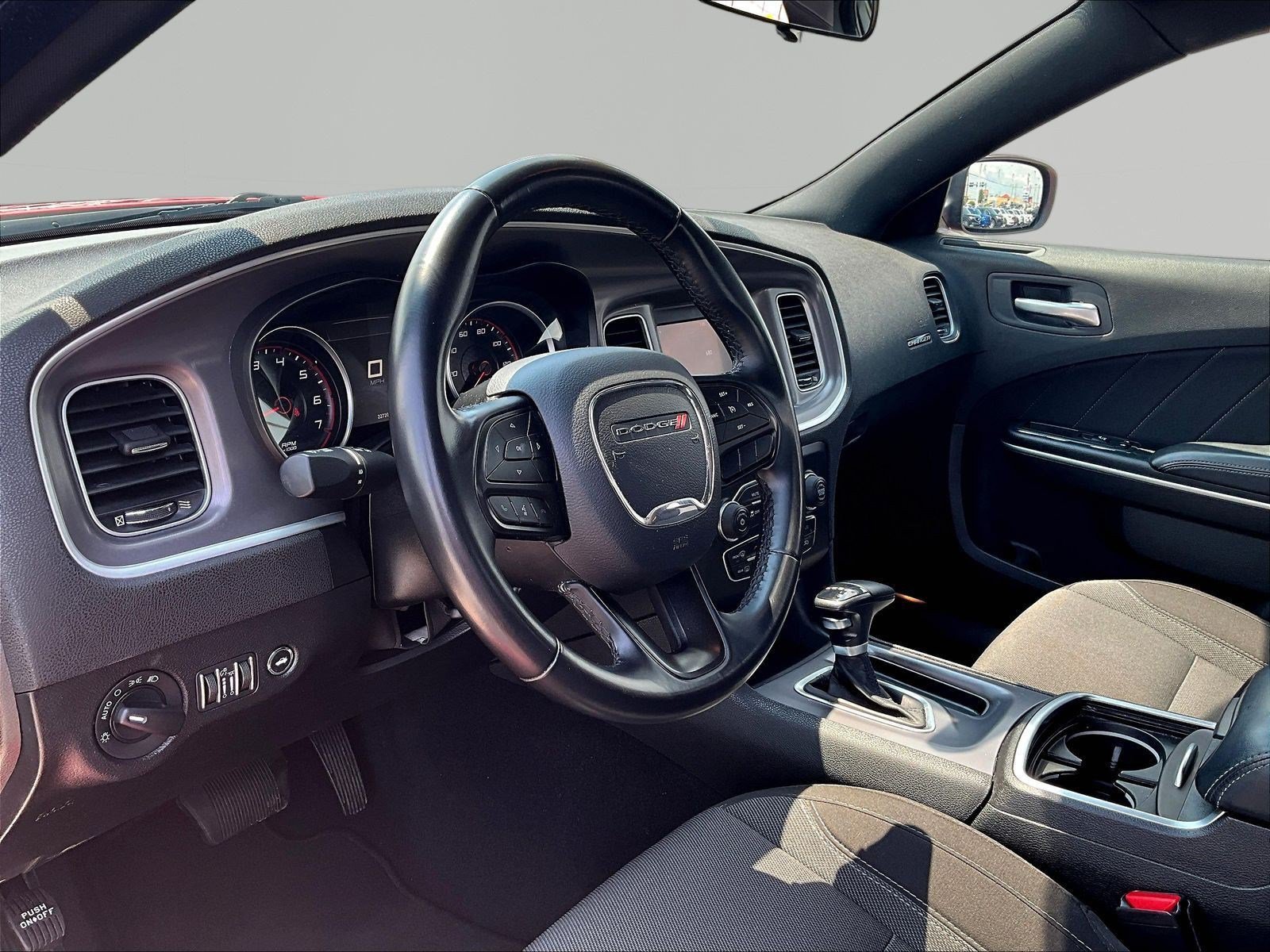 Used 2022 Dodge Charger SXT RWD image 17