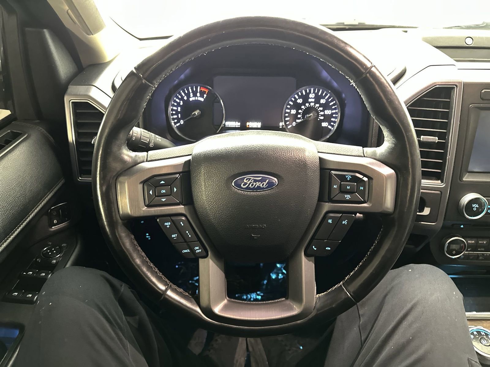 Used 2018 Ford Expedition Platinum image 14