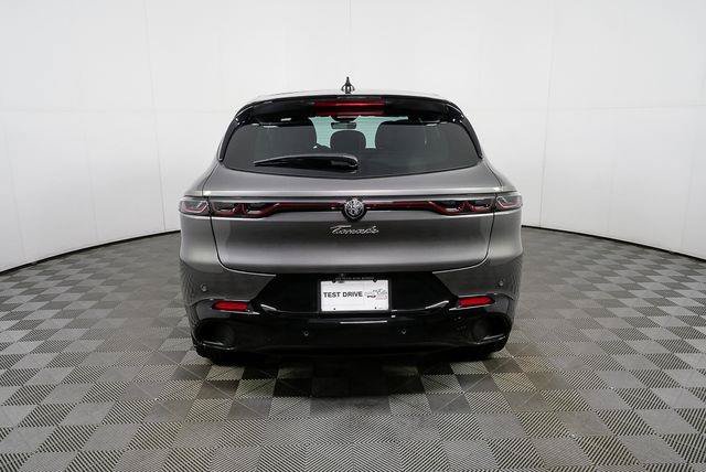 New 2026 Alfa Romeo Tonale w/ Black Premium Package AWD/4WD image 31