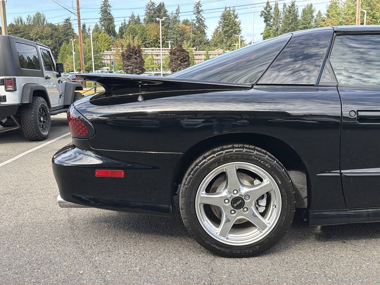 Used 2000 Pontiac Firebird Formula RWD image 10