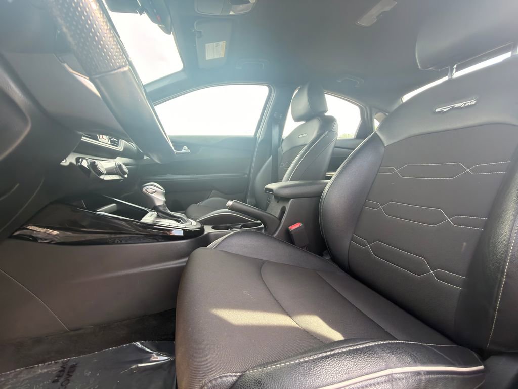 Used 2023 Kia Forte GT-Line FWD image 24