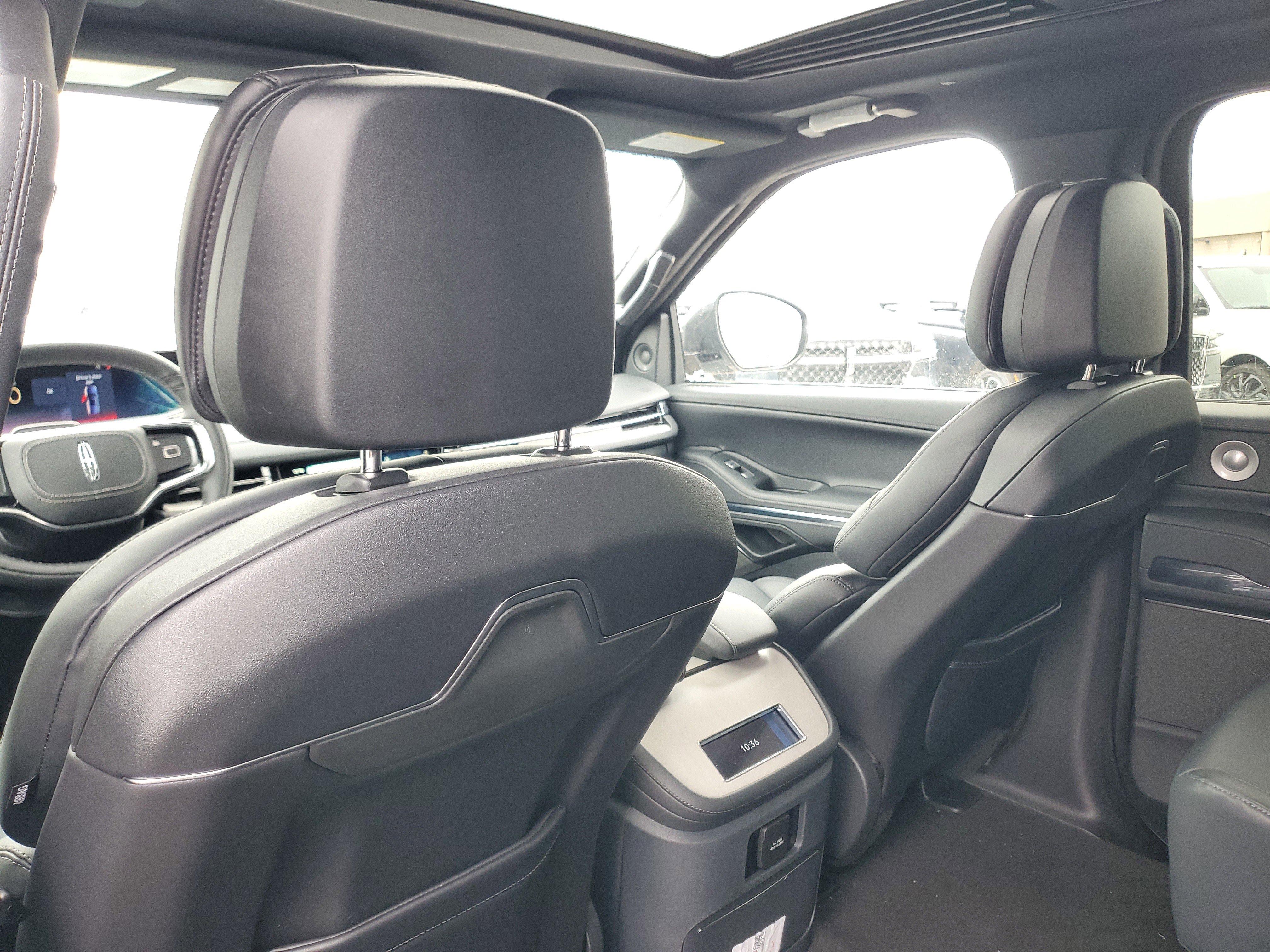 New 2026 Lincoln Navigator Reserve w/ Jet Appearance Package image 28