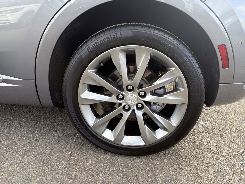 Used 2021 Buick Envision Avenir w/ Technology Package II image 31