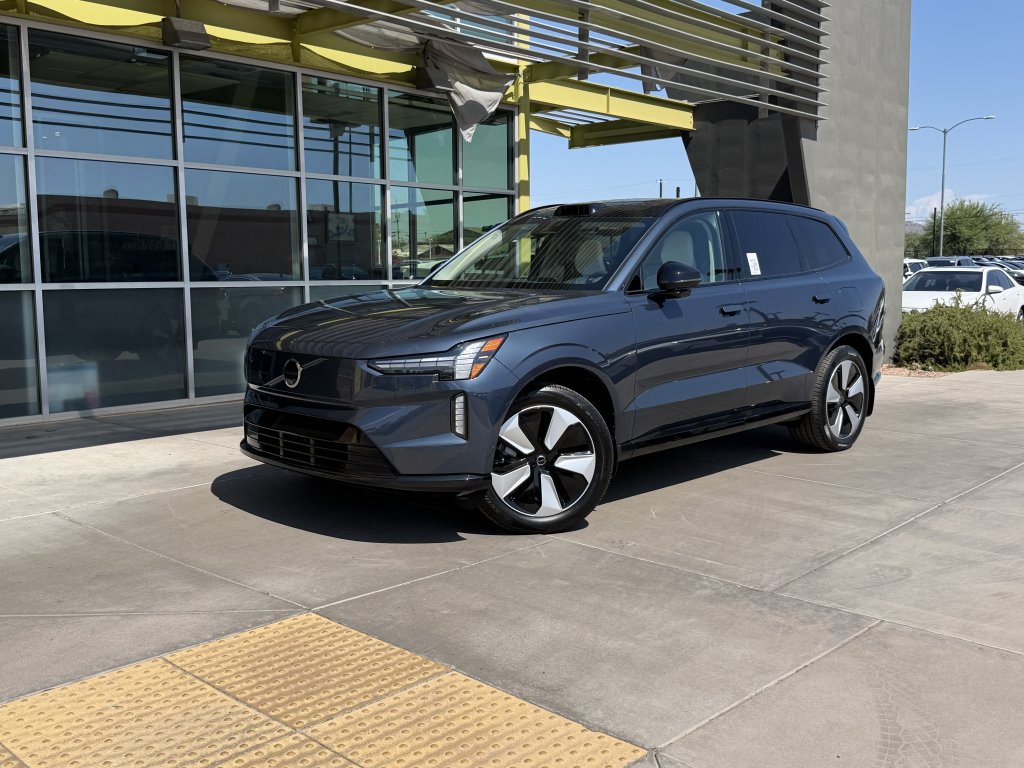 Used 2025 Volvo EX90 Plus