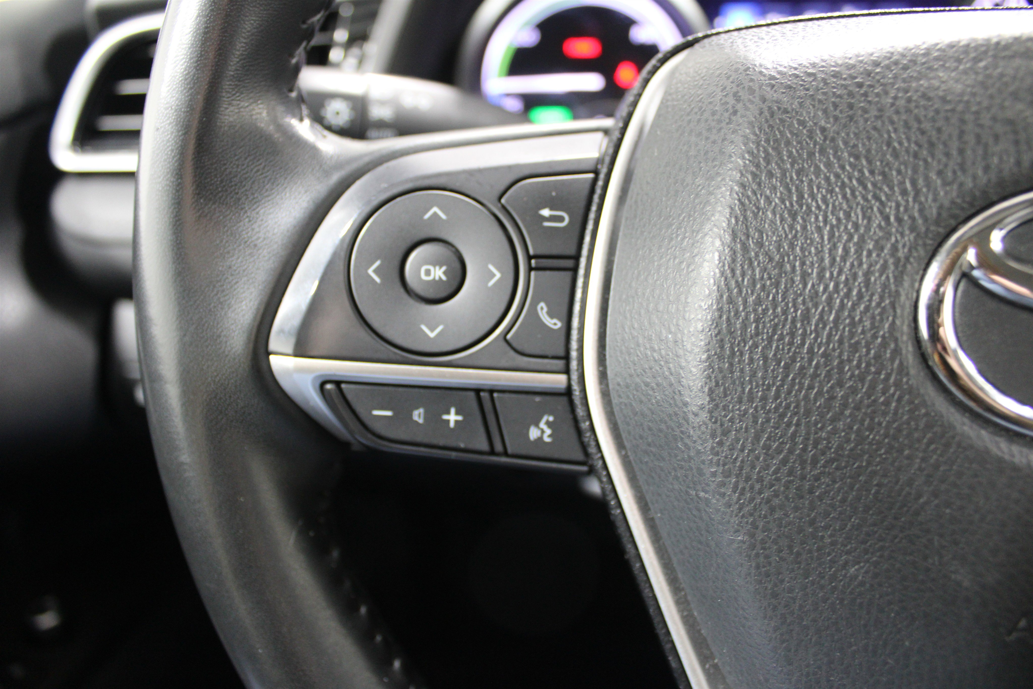 Used 2023 Toyota Camry XLE image 10