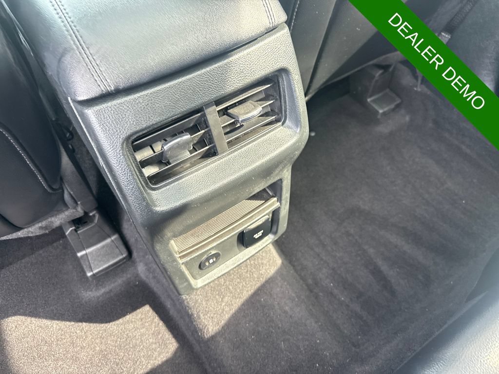 Used 2023 Ford Edge SEL AWD/4WD image 15
