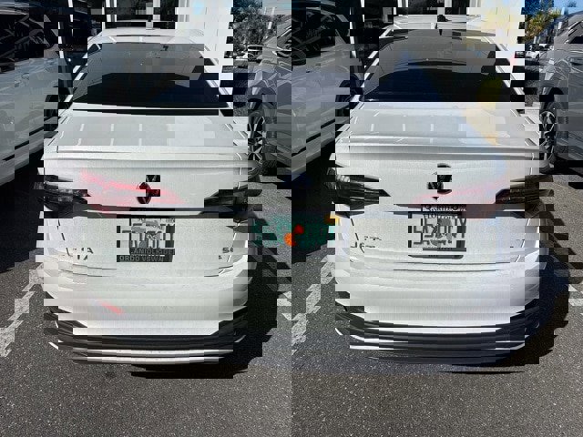 Certified 2023 Volkswagen Jetta SE w/ Panoramic Sunroof Package image 8