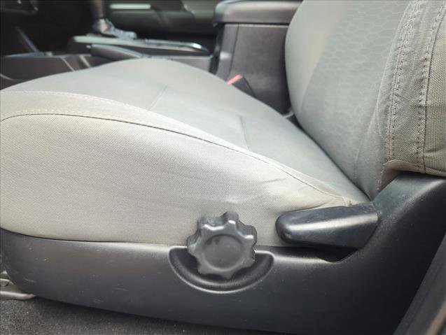 Used 2017 Toyota Tacoma SR image 13