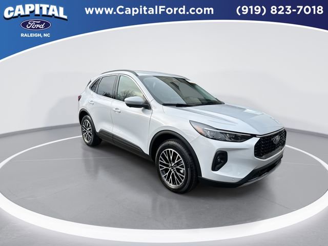 Certified 2025 Ford Escape SE w/ PHEV Premium Package image 2