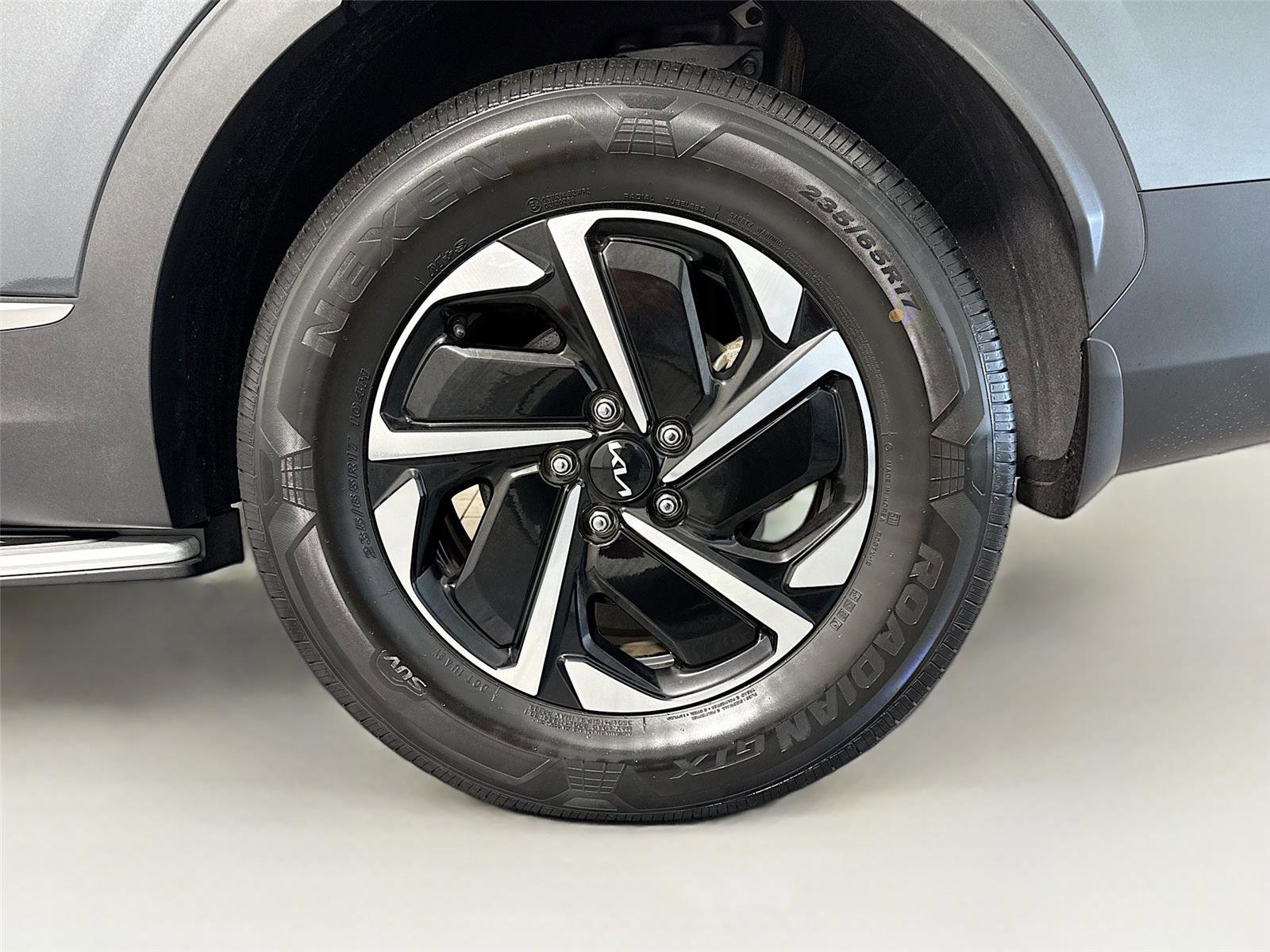 Used 2023 Kia Sportage LX image 32