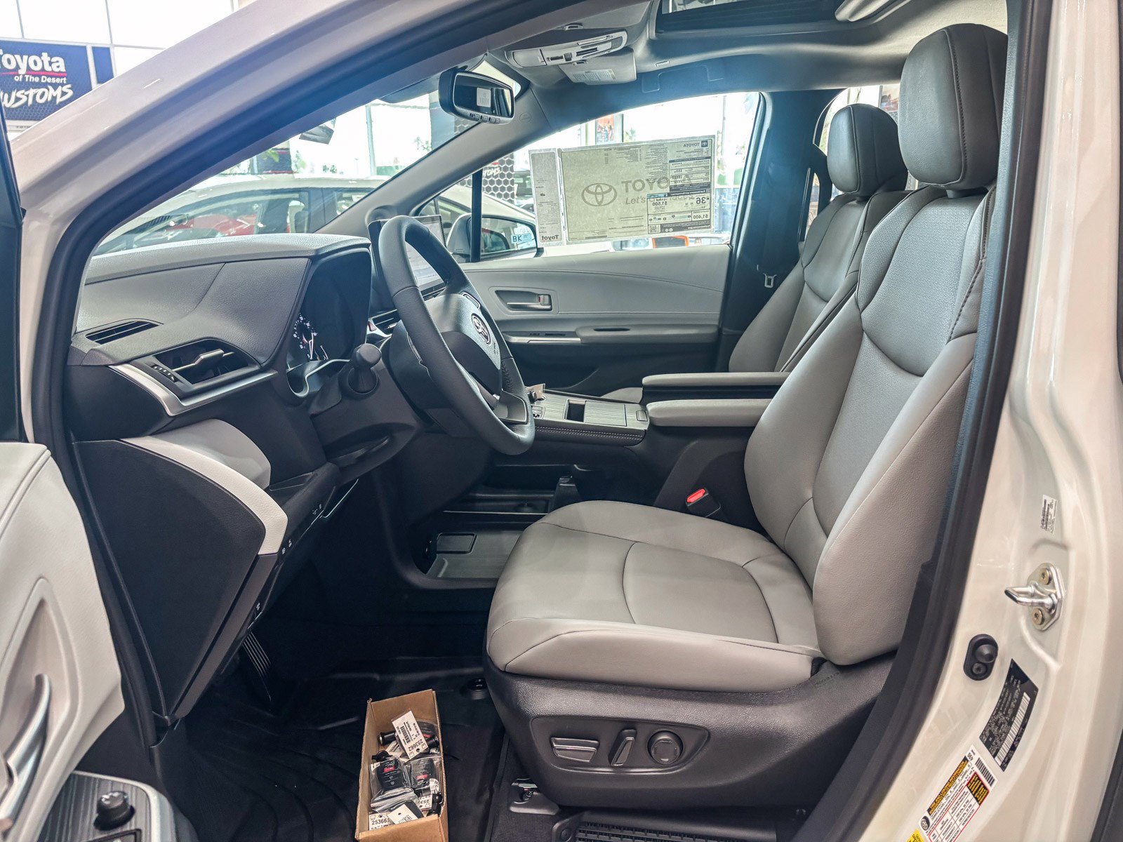 New 2026 Toyota Sienna XLE FWD image 20