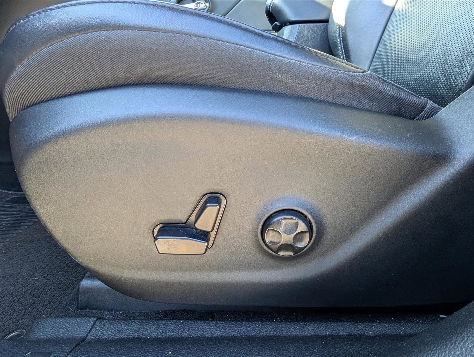 Used 2021 Jeep Cherokee Latitude Lux 80th Anniv w/ Quick Order Package 26U 80TH image 15