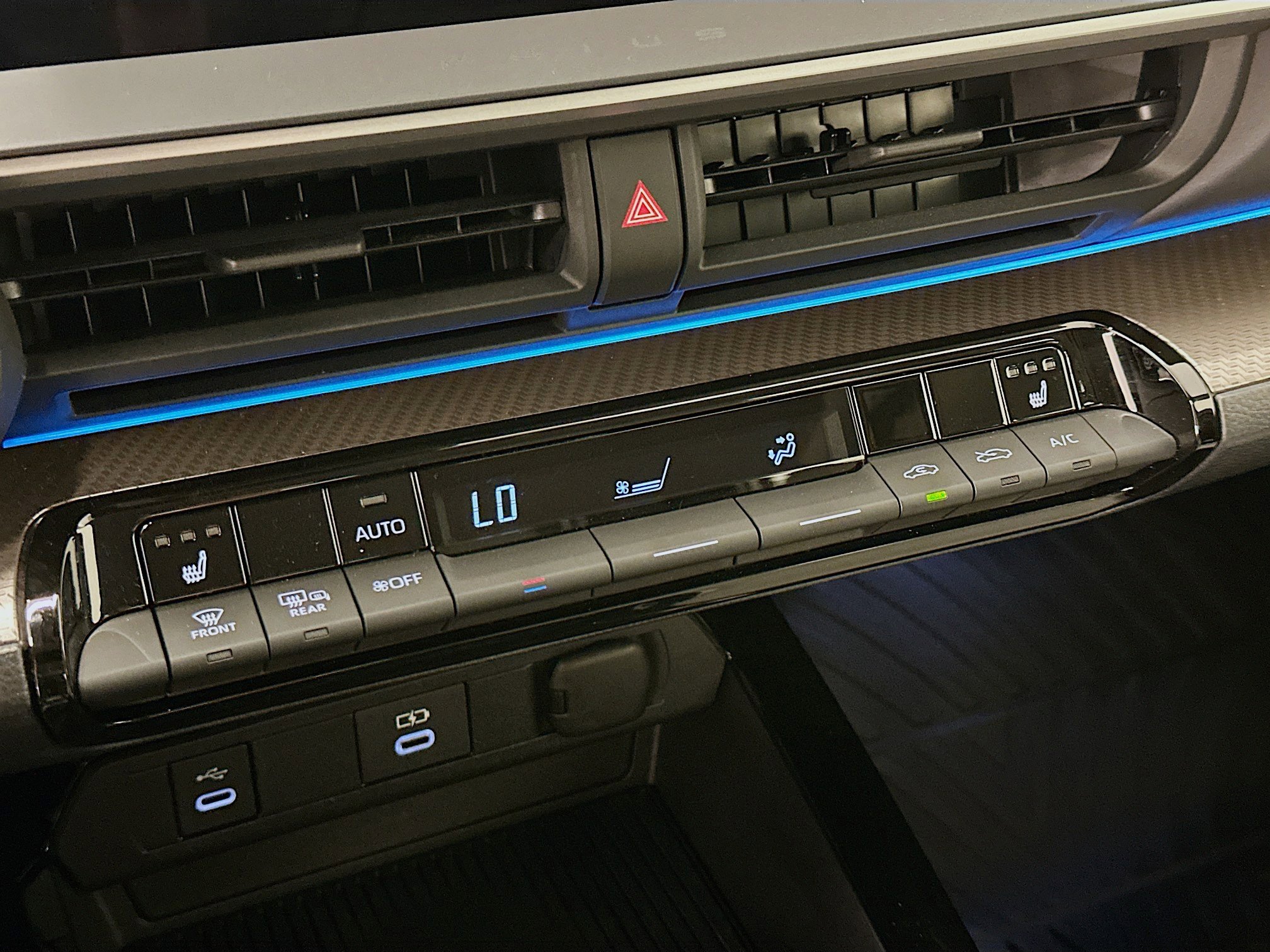 Used 2023 Toyota Prius XLE image 24