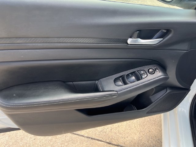 Certified 2025 Nissan Altima 2.5 SV FWD image 11