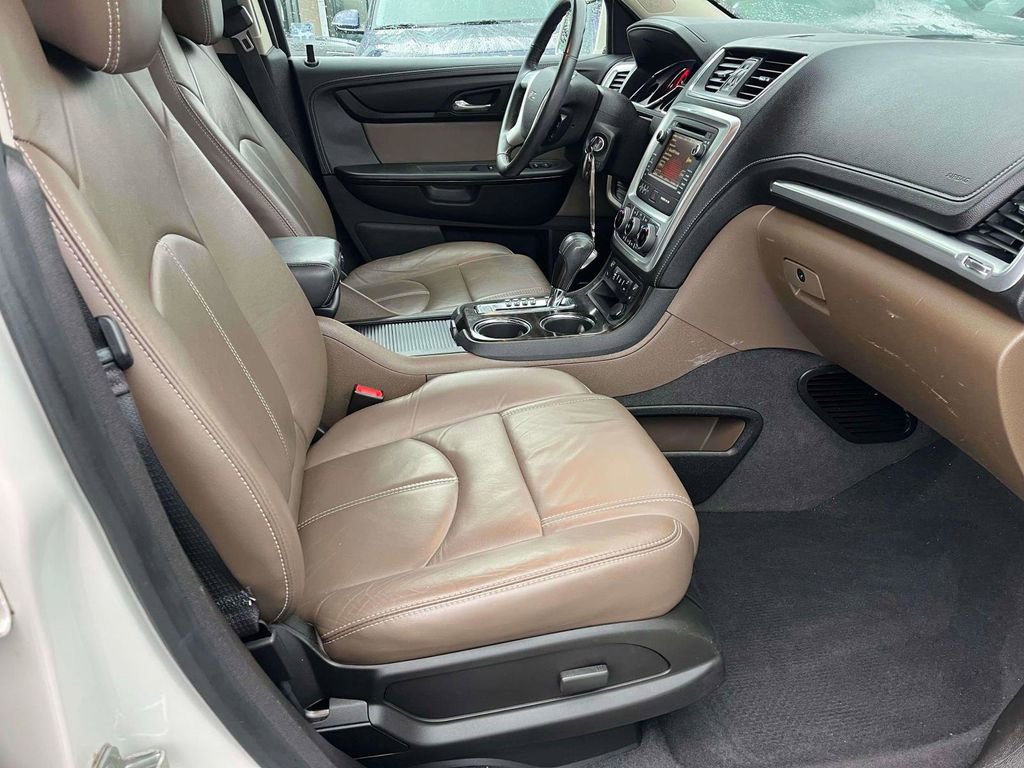 Used 2013 GMC Acadia SLT image 16
