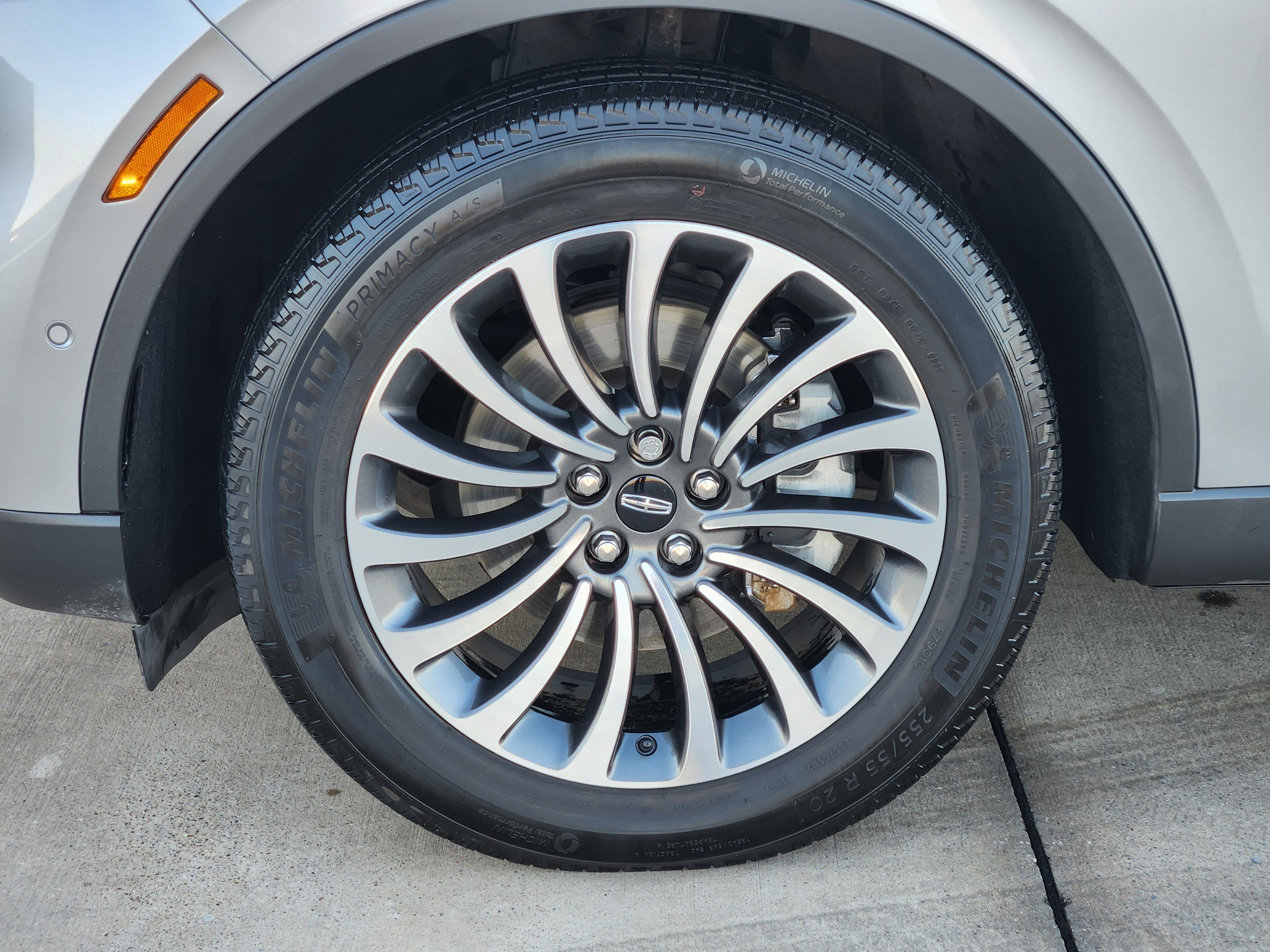 Used 2022 Lincoln Aviator Reserve w/ Equipment Group 201A image 9