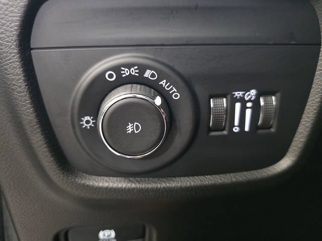 Used 2025 Jeep Grand Cherokee Summit AWD/4WD image 27