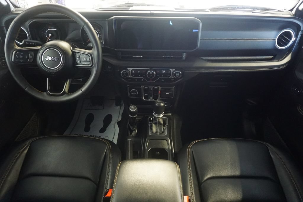 Used 2024 Jeep Gladiator Sport w/ Premium Package AWD/4WD image 28