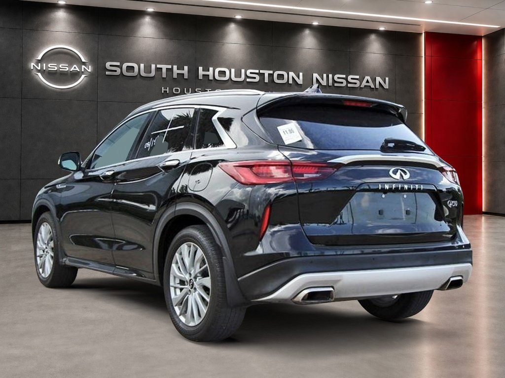 Used 2023 INFINITI QX50 Luxe FWD image 3
