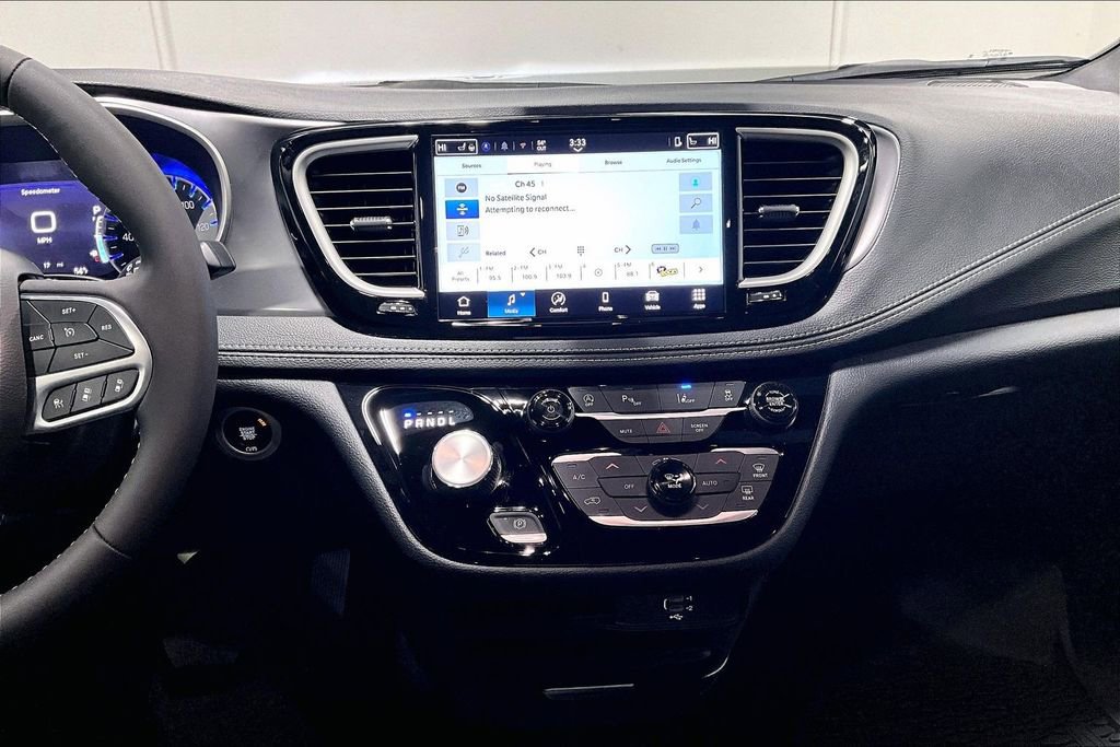 New 2026 Chrysler Pacifica Select FWD image 16