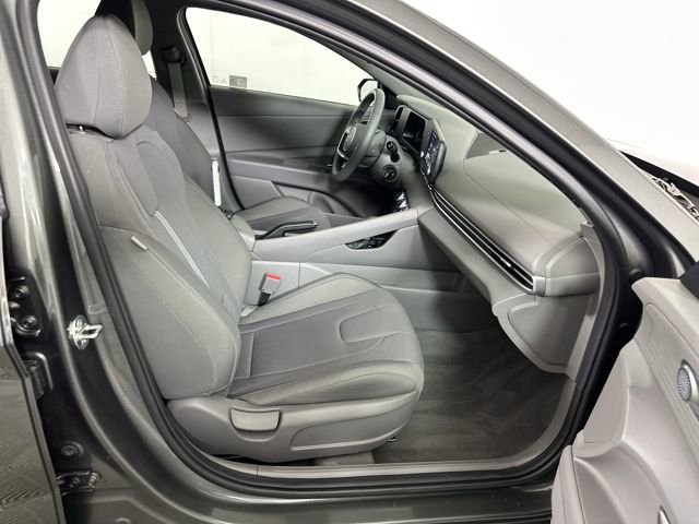 Certified 2025 Hyundai Elantra SE w/ Cargo Package image 28
