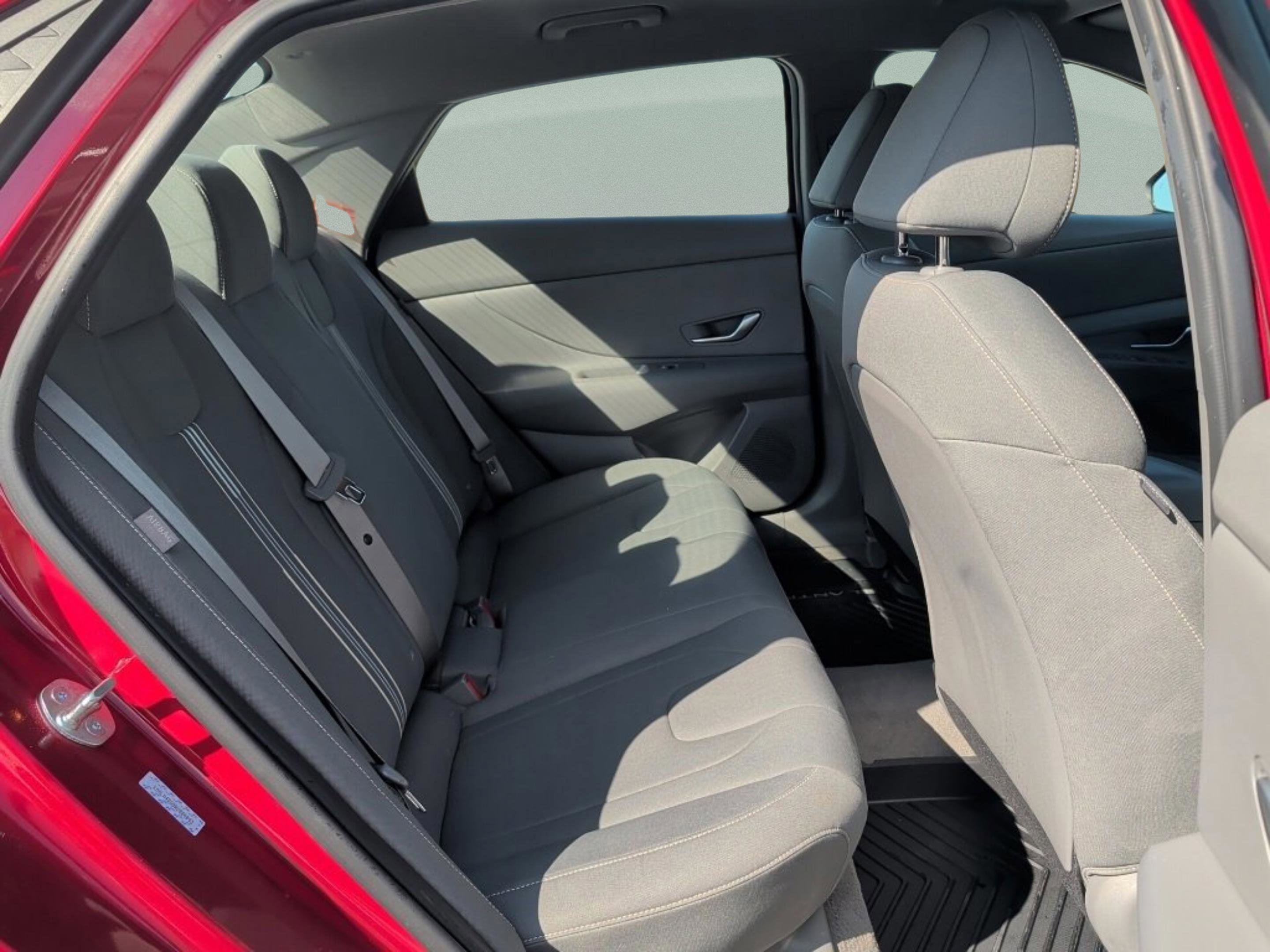 Used 2024 Hyundai Elantra SEL image 31