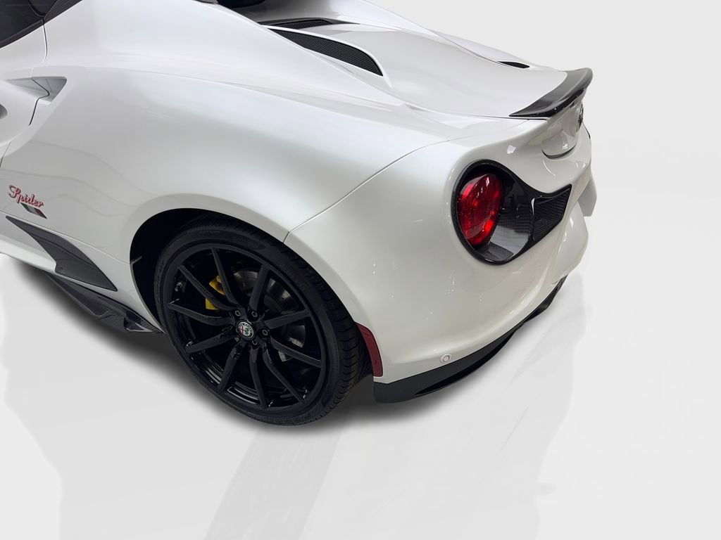 Used 2018 Alfa Romeo 4C Spider RWD image 17