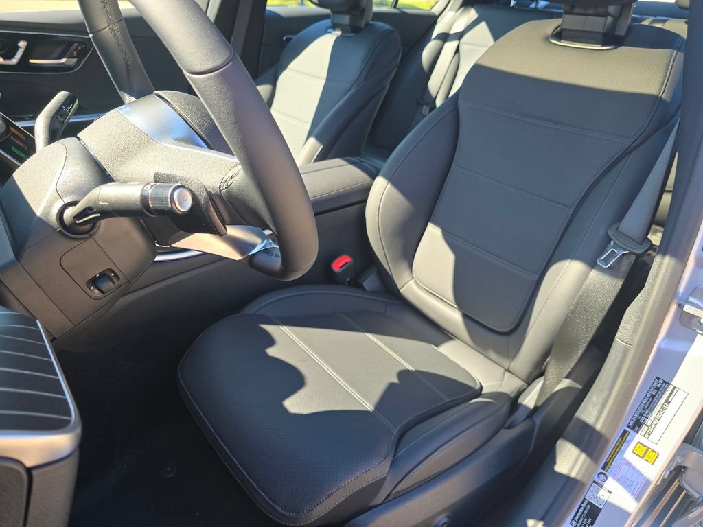 New 2026 Mercedes-Benz C 300 4MATIC Sedan image 25