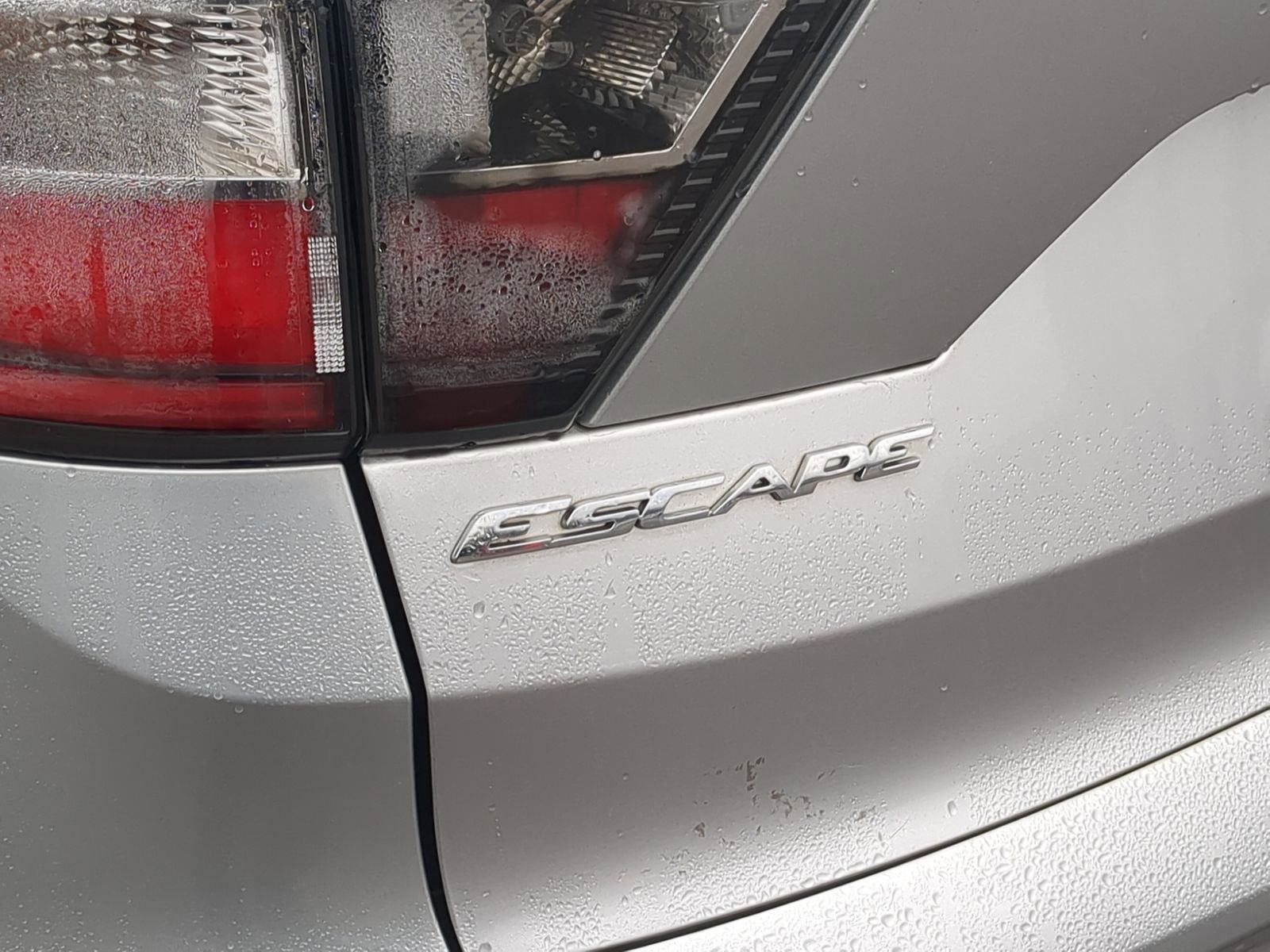 Used 2017 Ford Escape SE w/ Equipment Group 201A image 17