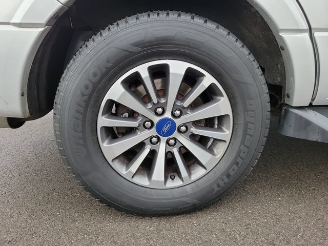 Used 2017 Ford Expedition XLT w/ Equipment Group 201A AWD/4WD image 34